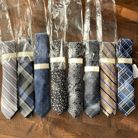 Lot Of 8 NEW Michael Kors Ties . Retails $556 - Picture 1 of 3